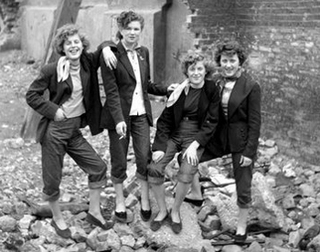 teddy girls.jpg